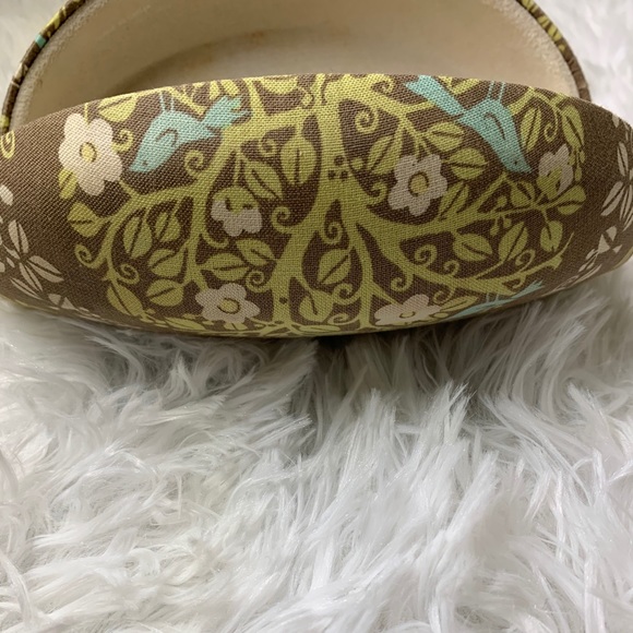 Vera Bradley Sittin in a Tree sunglasses case - Picture 5 of 6